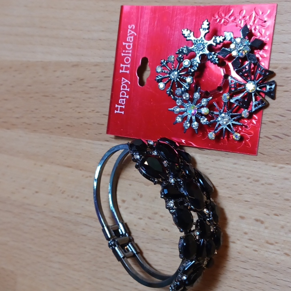 3/$10. Holiday Costume Jewelry